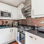 Clifton - Luxury 1 Bed Flat - 1 Min Walk To Tube