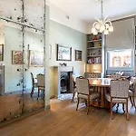 Well-Designed Chelsea Flat