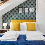 The Holloway Suite- Longterm Stays 15% Off Sleeps4