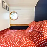 Slash Arts Houseboat On Secluded Mooring In Central London