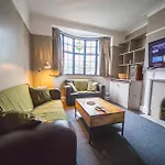 Fabulous Camberwell Home Z2