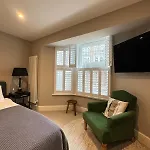 Elegant 1Bd Hidden Gem Wprivate Patio Fulham!