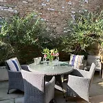 Elegant 1Bd Hidden Gem Wprivate Patio Fulham!