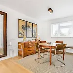 2 Bed Bright Flat In Fulham