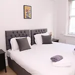 Star London Warwick Mansions 4-Bed Retreat