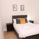 Star London Warwick Mansions 4-Bed Retreat
