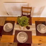 3Kingbr&Sofabed-Garden-Aircon-Bbq-Parkg