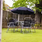 3Kingbr&Sofabed-Garden-Aircon-Bbq-Parkg