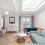 The Pearl - Luxury 5* Home With Park View