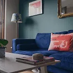 Sunny Shoreditch Oasis Canal Views & Urban Charm