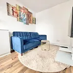 Must View - Slick Retreat In Holloway - Next To Emirates Stadium - Sleeps Up To 6