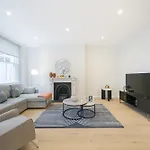 Urban Chic - Drury