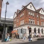 Stylist 2 Bedroom Apartment In Central London