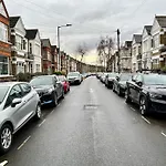 Gorgeous Studio 15 Minutes From Central London