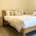4 Bed Apartment- Archway Station