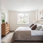 Tranquil Belsize Park Haven With Stunning Views