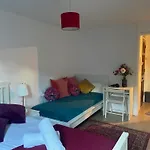 Apt 2/4People Archway/Holloway