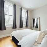 Stylish & Modern London Apartment In Honor Oak