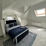 Stunning Flat In Chiswick