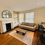 Stunning Flat In Chiswick