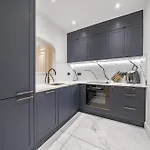 Luxury One-Bedroom In Central London