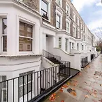 Elegant Chelsea Hideaway