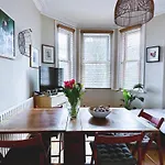 Artistic Pied-A-Terre, Steps From The Tube, Moments From London\'S Heart