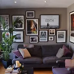 Contemporary 2Bd Flat 4 Mins To Finsbury Park!
