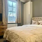 Flat In The Heart Of Holland Park