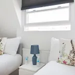 Holloway Budget Apartment - 1 Minute To Emirates Stadium - Next To Station - City Center