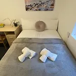 Lovely Triple And Quadruple Rooms In Euston & Square In Central London
