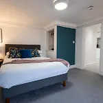 Deluxe Urban Retreat With City Views Studio And One Bedroom Apartments Near Camden By Belvilla