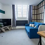 Deluxe Urban Retreat With City Views Studio And One Bedroom Apartments Near Camden By Belvilla