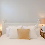 Bright De Beauvoir Pied A Terre