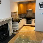 Property Minutes From Hammersmith And Kensington 2