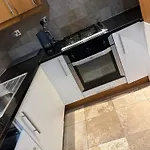 Property Minutes From Hammersmith And Kensington 2