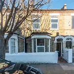 Pass The Keys Characterful Victorian Home Near Central London