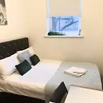 Metropolitan Coziness Private Bedrooms In Euston Station 161