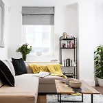 Elegant Central London Flat - Ideal For Weekend City Break