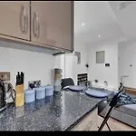 Flat1, 417 Fulham