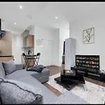 Flat1, 417 Fulham