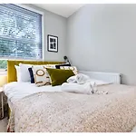 New And Modern Flat In London!