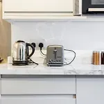 3 Bedroom Flat Near Old Street
