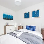 3 Bedroom Flat Near Old Street
