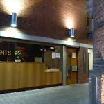 Bright & Spacious Double Bedroom With Ensuite And Concierge! Paid Parking Available
