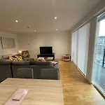Lovely 2 Bedroom Apartment London