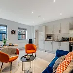 Bright And Relaxing One Bedroom Flat