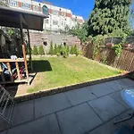 N8, Modern 2 Bedroom Apartment