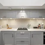 2 Bed Lux Apartments Near Central London Free Wifi By City Stay Aparts London
