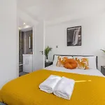 Modern London Home - 2 Bedrooms 2 Bath - Battersea, Vauxhall & Nine Elms Station